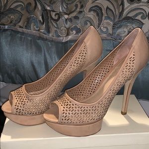 Nude heels with platform